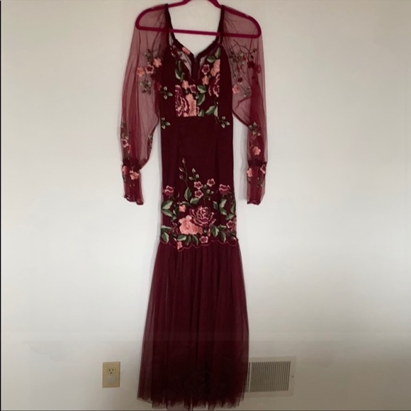 Long sleeve embroidered floral evening dress size S - Picture 8 of 8